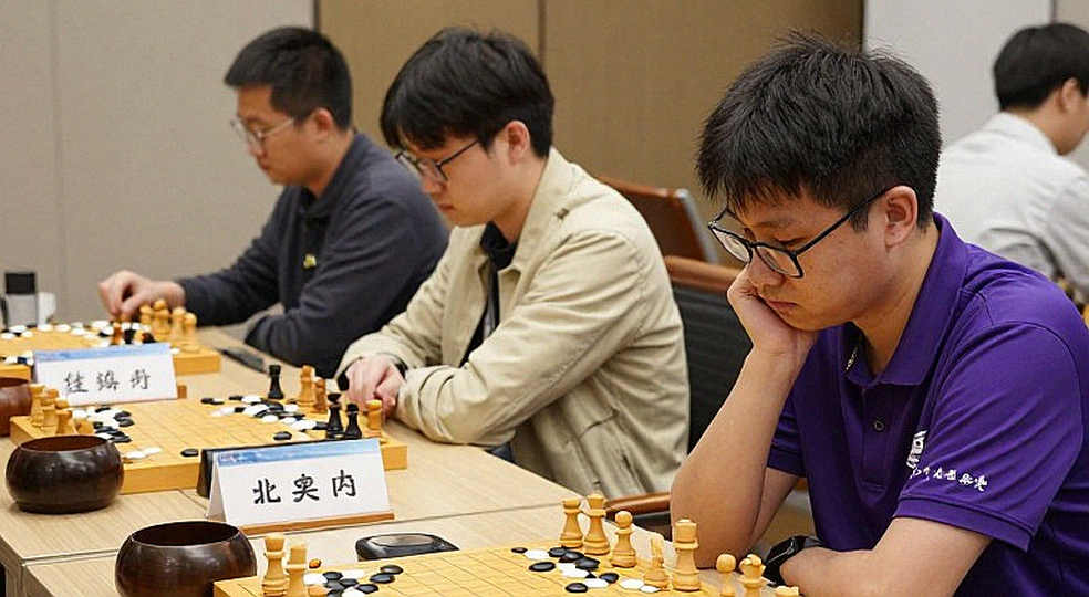 एक 11 वर्षीय खिलाड़ी, 2,465 की परफ़ॉर्मेंस रेटिंग, और एक रिकॉर्ड जिसकी तारीखें अभी जाँचनी बाकी हैं